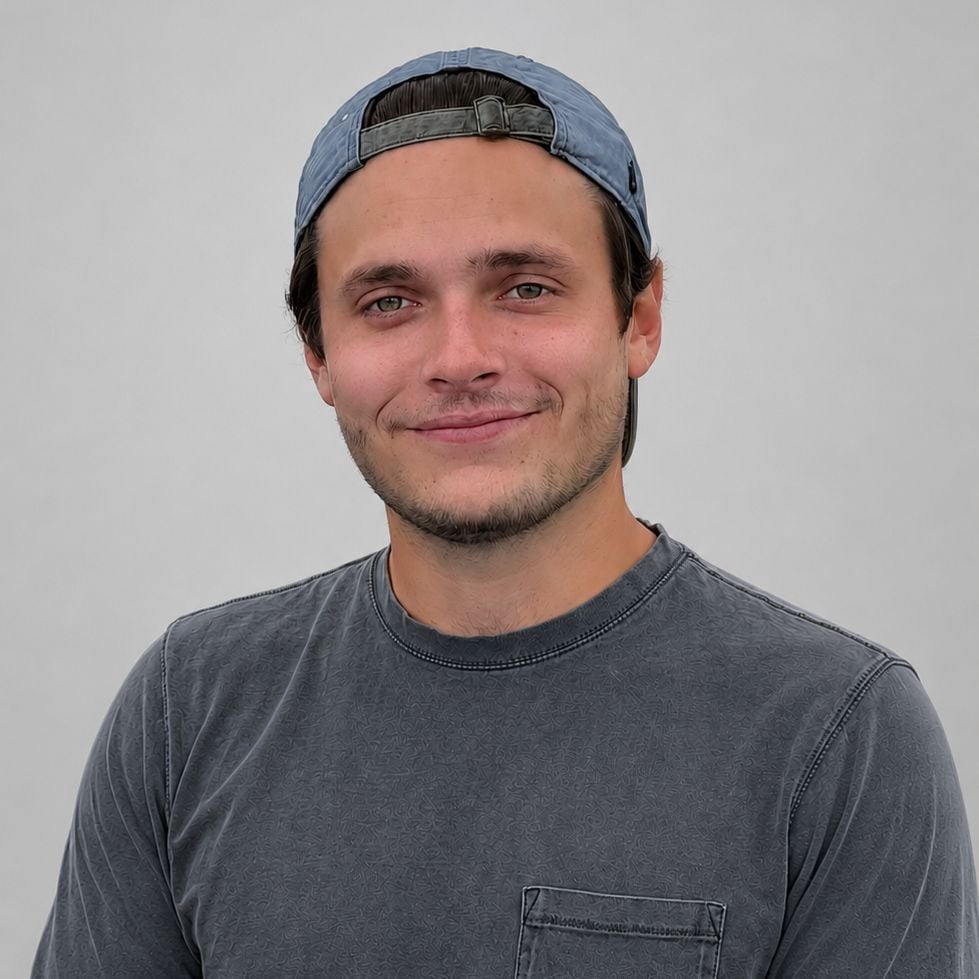 Lucas Headshot